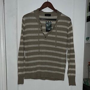 Zara Men’s Tan and White V-Neck Sweater